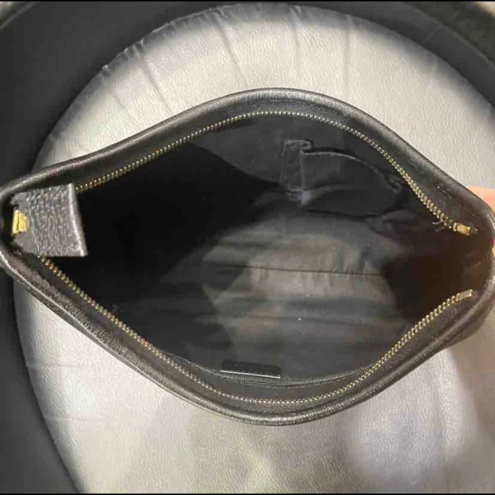 [SOLD] National Handbag Day! -  Gorgeous Authentic Gucci D Ring Abbey Bag - Picture 5 of 10